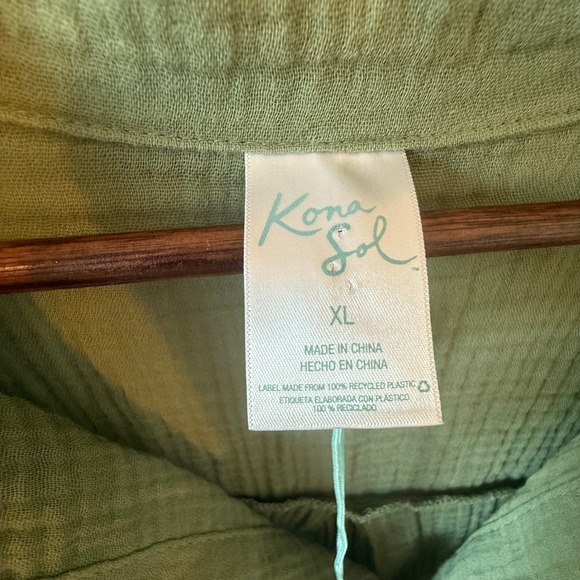 Kona Sol XL Gauze Button-Up Shirt – Relaxed Fit in Sage Green - Picture 3 of 4